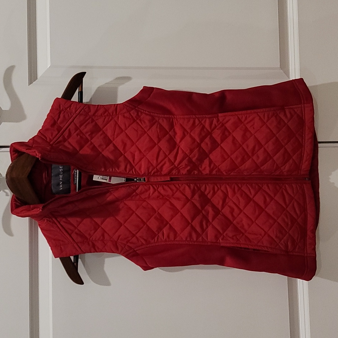 Van Heusen Quilted Vest Brand New In Red